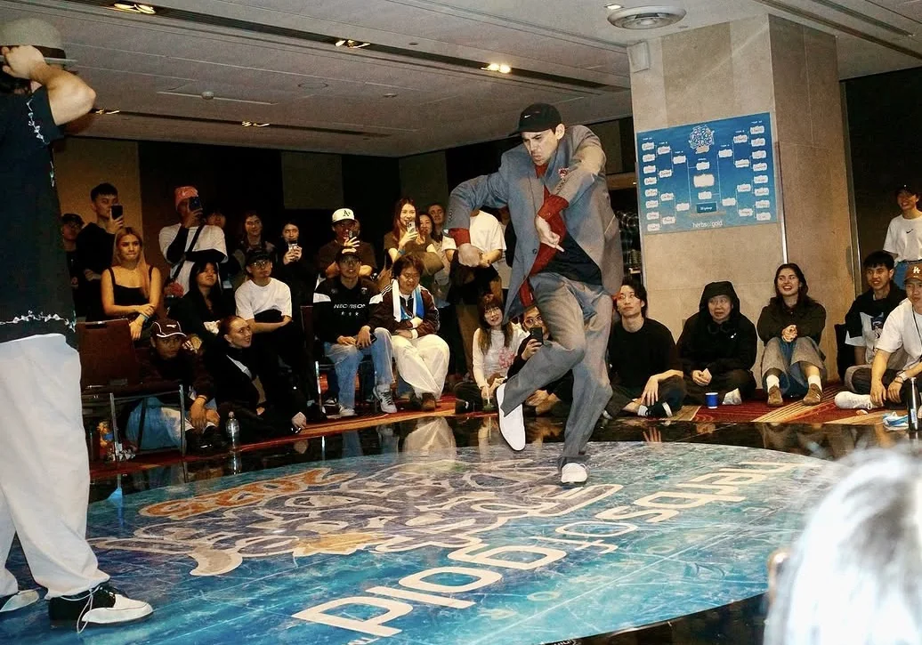 Street dance battle audience and participant